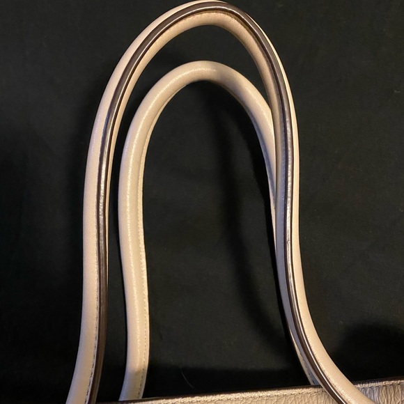 Michael Kors Dalia Large Shoulder Tote in Cement - Picture 10 of 15